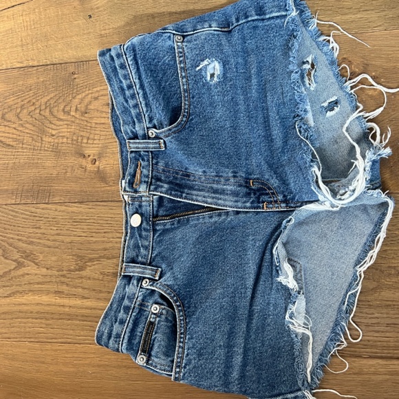 Calvin Klein jean shorts - Picture 2 of 4